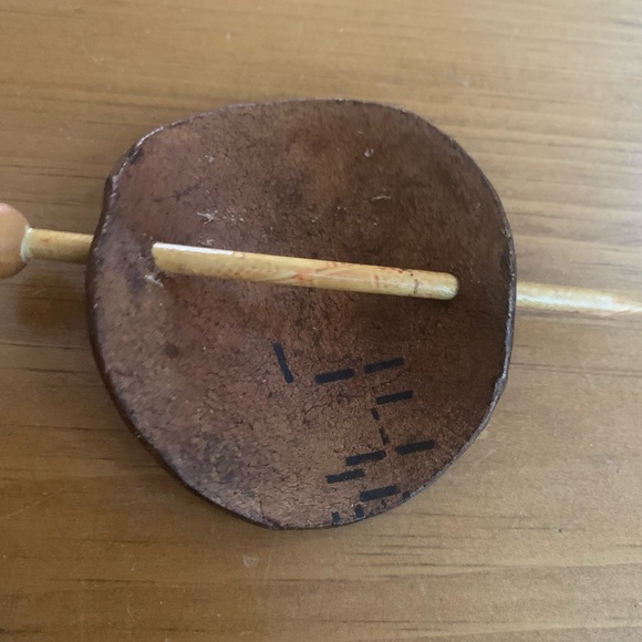 Boho Circle Hand Tooled Leather Floral Hair Slide Barrette/ unique Wood-stick - Picture 6 of 6